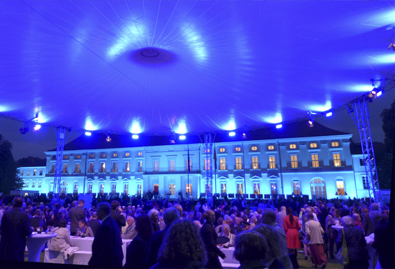 Engagement tut gut?! -Tag der Mehrgenerationenhaeuser 2015 / Vorkongress zum Buergerfest des Bundespraesidenten mit Bundesfamilienministerin Manuela Schwesig, SPD. 11.09.2015, Copyright: Thomas Koehler/photothek.net Engagement tut gut?! -Tag der Mehrgenerationenhaeuser 2015 / Vorkongress zum Buergerfest des Bundespraesidenten mit Bundesfamilienministerin Manuela Schwesig, SPD. 11.09.2015, Copyright: Thomas Koehler/photothek.net