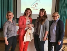 MGH-Repräsentantinnen bei der Aufnahme in die Landesarbeitsgemeinschaft (LAG) Bayerischer Familienbildungsstätten e.V.