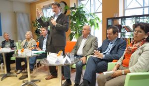 Es gibt nichts, das Alzheimer verhindert - Wanderausstellungseröffnung:Podiumsrunde mit Schirmherr Steffen Vogel (MdL) Foto: Peter Schmieder