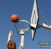 Spendenaktion: Basketball am Coca Cola Stand (Foto: Dengri, Pixabay)