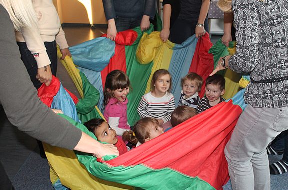 Bewegungskurs "Drunter und Drüber" - MGH Außenstelle Ebern 2015 (Foto: René Ruprecht)